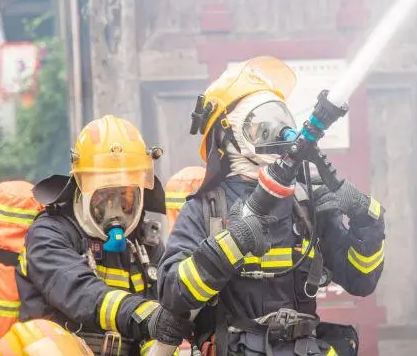 家庭火灾抢救要点，第一时间应该怎么办？？？